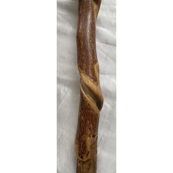 Wizard wand hand made of Texas sassafras wood and an Arkansas mined crystal - Picture 12 of 14